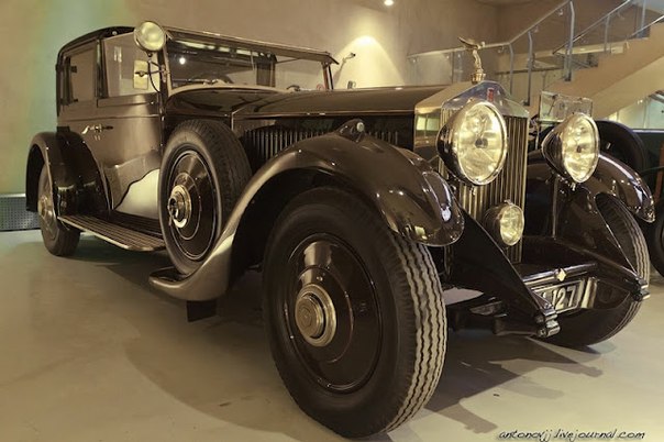 Cadillac 452 V16 Roadster 1932 RollsRoyce Phantom II 1929